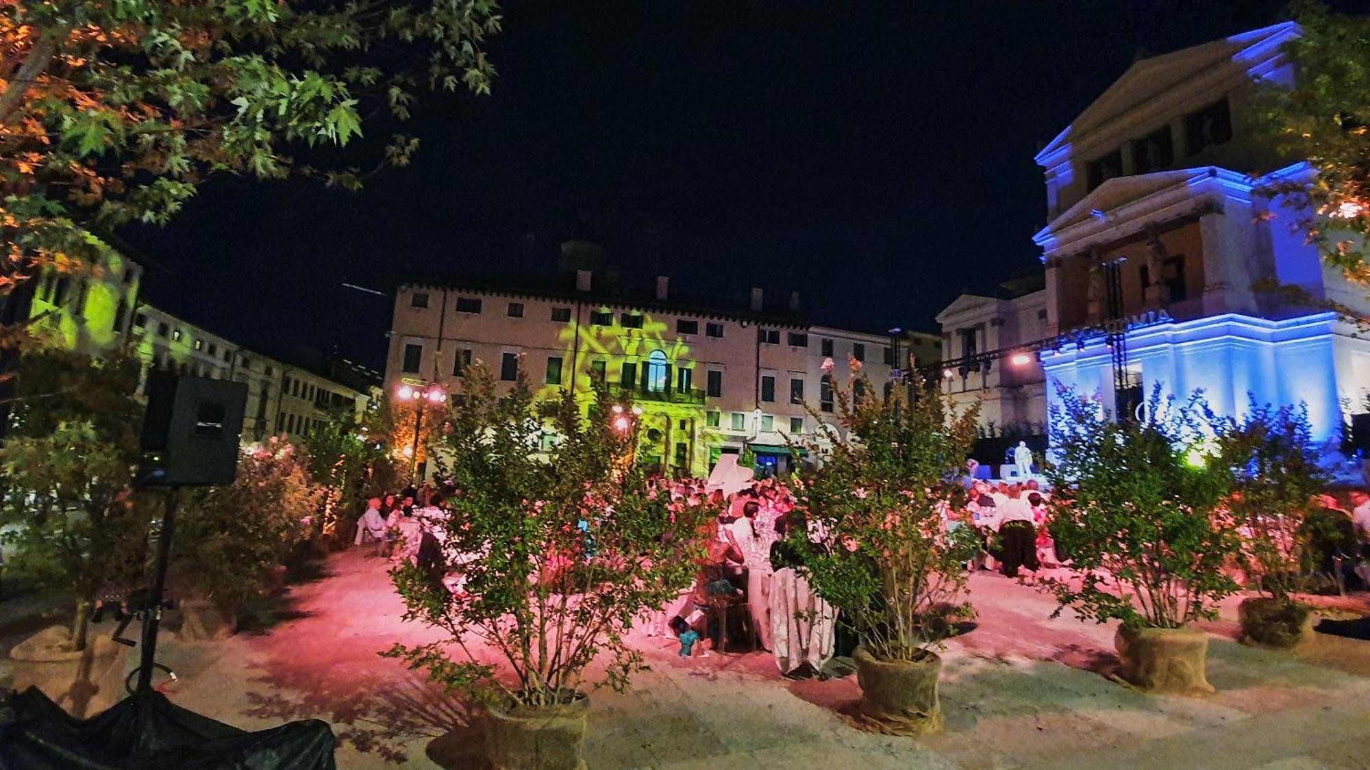 Appartement Attico Di Piazza Cima à Conegliano Extérieur photo