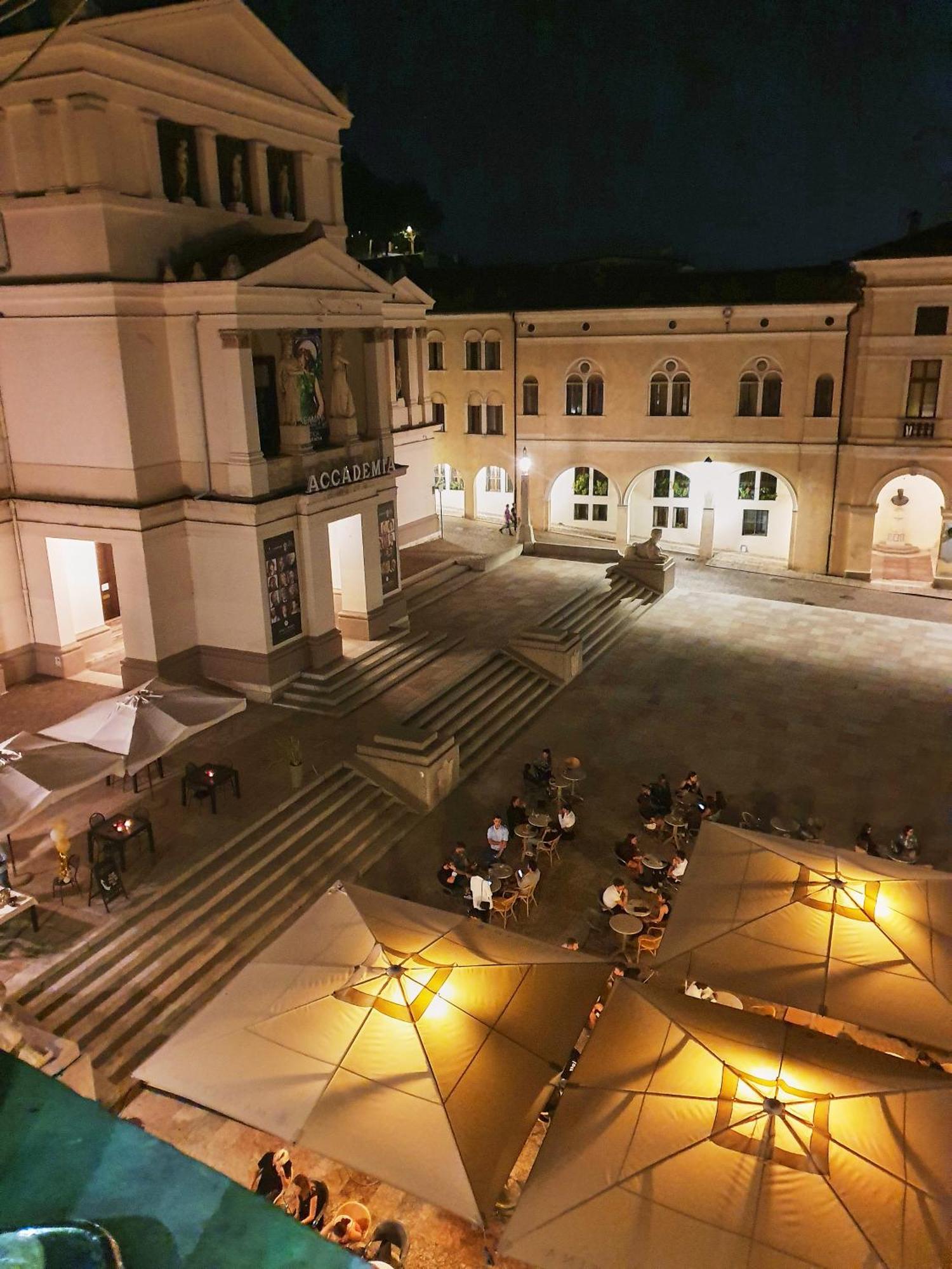 Appartement Attico Di Piazza Cima à Conegliano Extérieur photo